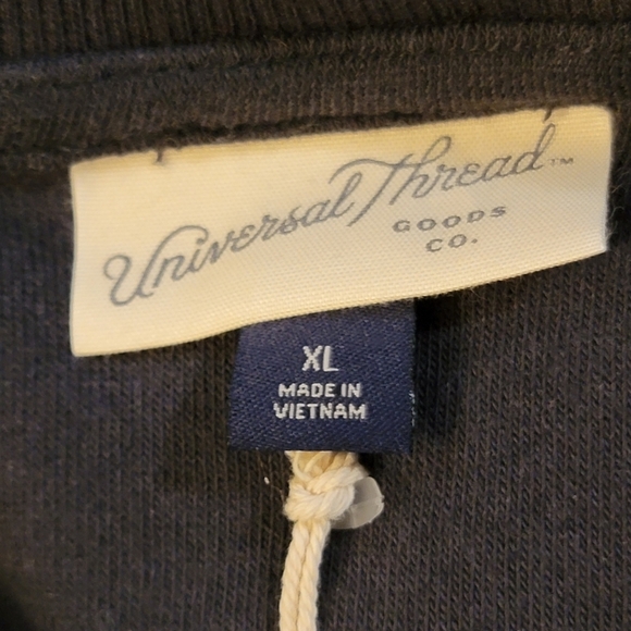 Universal Thread  Textured fleece sweatshirt  Dark gray Size XL - Picture 10 of 13